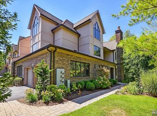 299 Chelsea Mnr, Park Ridge, NJ 07656