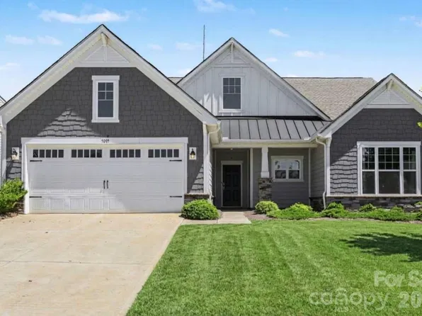 5019 Chegall Crossing Way, Mount Holly, NC 28120