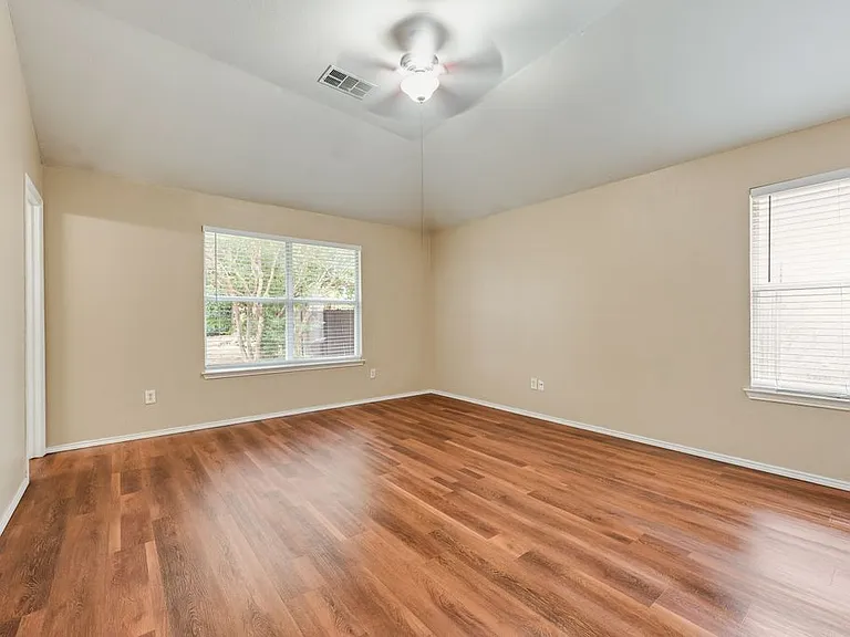 9300 Warren Dr — Photo 8