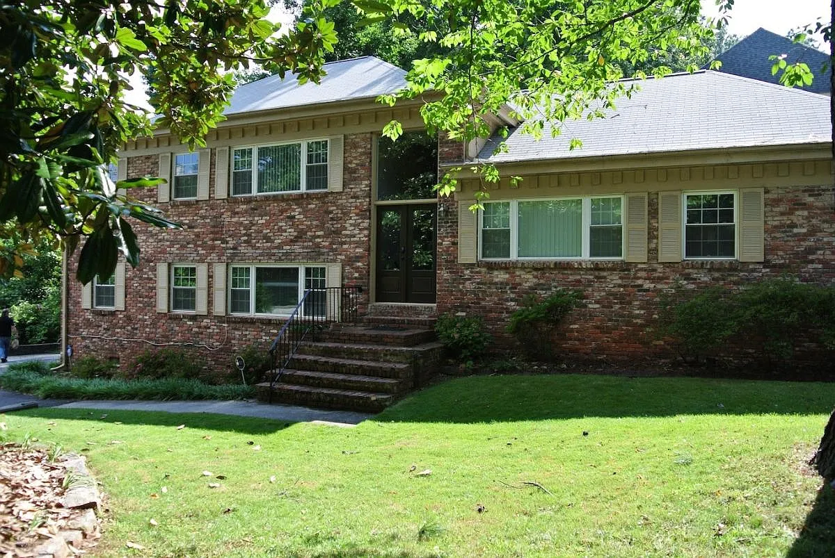 2 bed, 970 sqft, $1,950 — Photo 1