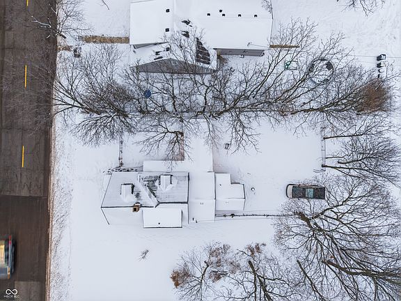 5th image of 820 E Lewis St