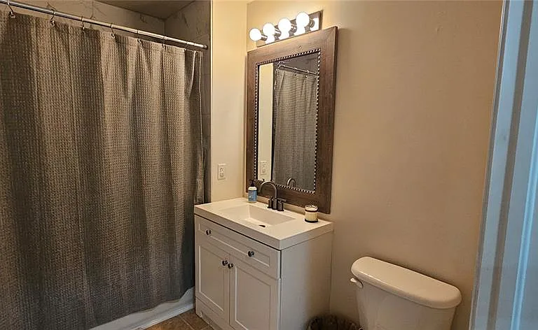 1502 SW 50th St #104 — Photo 9