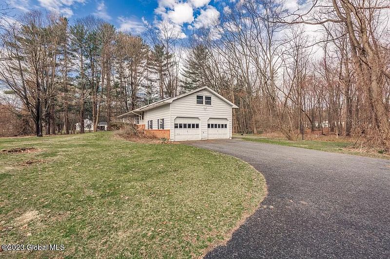 2nd image of 633 MacElroy Road