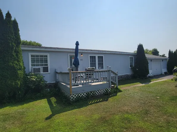 10 Nichols Rd, West Chazy, NY 12992