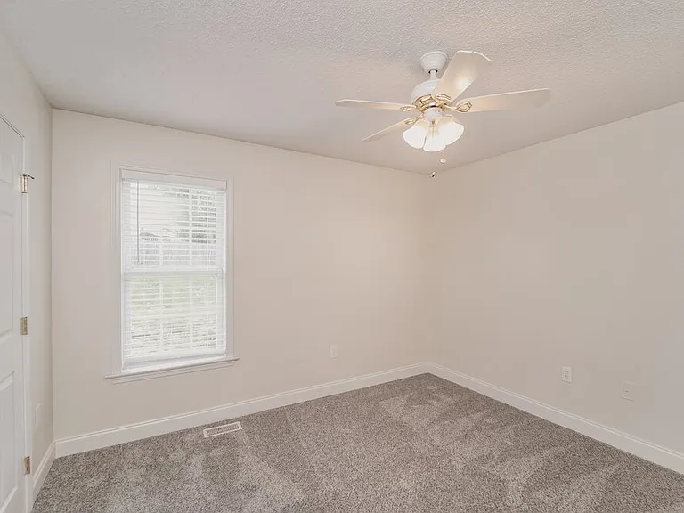 4512 Carol Ct — Photo 14