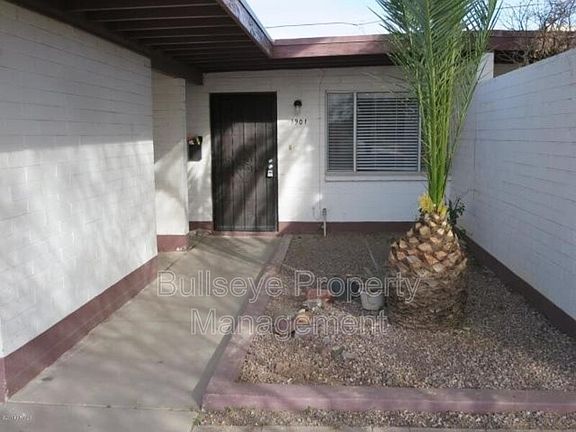 2nd image of 1901 S Farmer Ave Unit 1901