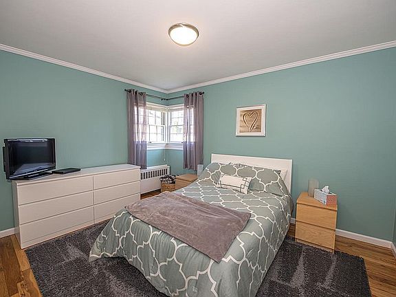 4th image of 3969 Maplewood Dr
