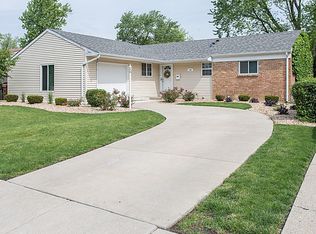 54 Cambridge Ln, Glendale Heights, IL 60139