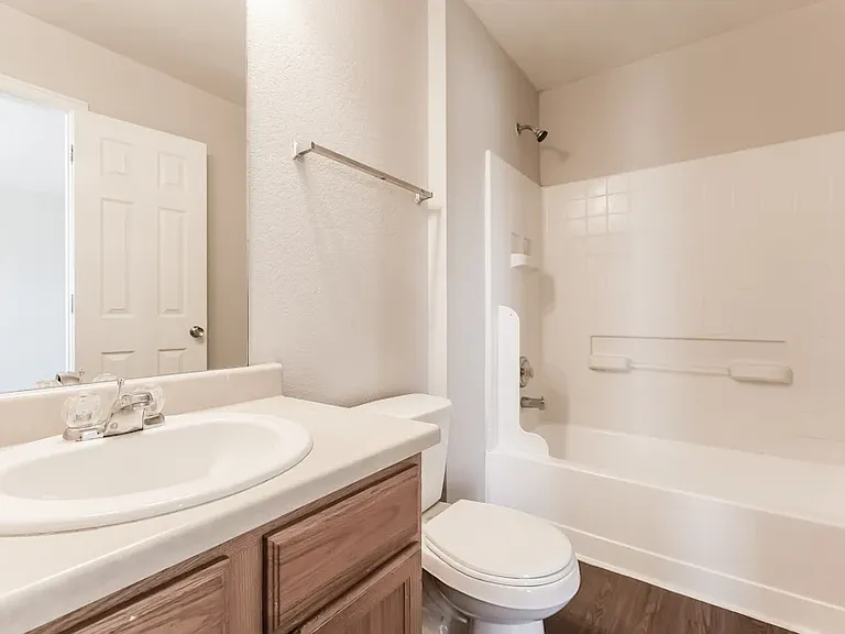 18258 E 45th Pl — Photo 5