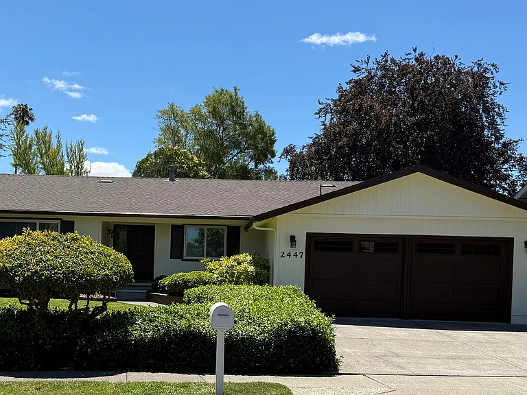 2447 Rigdon St — Photo 2