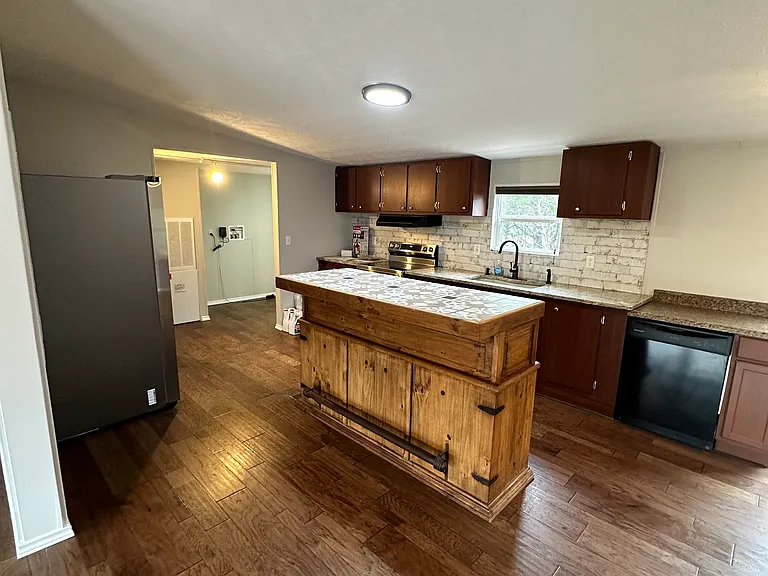 167 Alta Dr — Photo 2