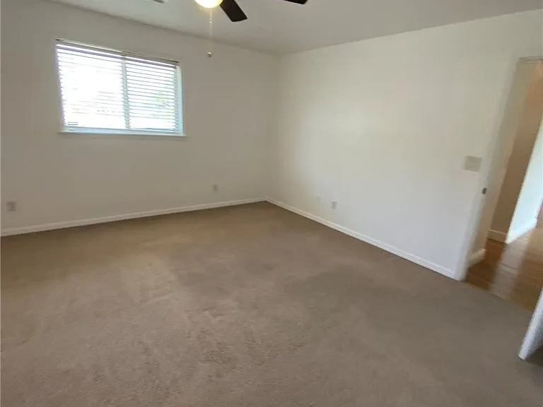 2136 NW 22nd Pl — Photo 31
