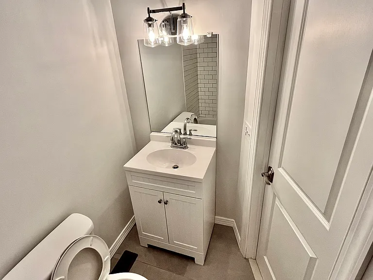 2939 W Master St #A — Photo 10