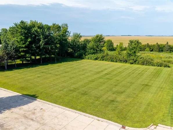 SW 9th Ave SW, Wells, MN 56097