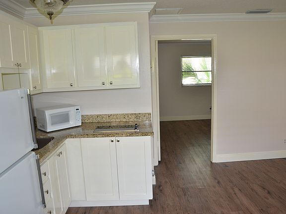 Entry to bedroom