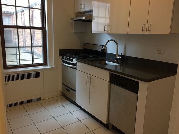 4th image of 50 Henry St #10J