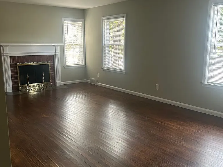 1 bed, 1.0 bath, 1054 sqft, $1,925 — Photo 4
