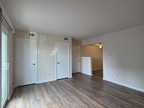 3rd image of 501 Walnut Ave SE APT 7
