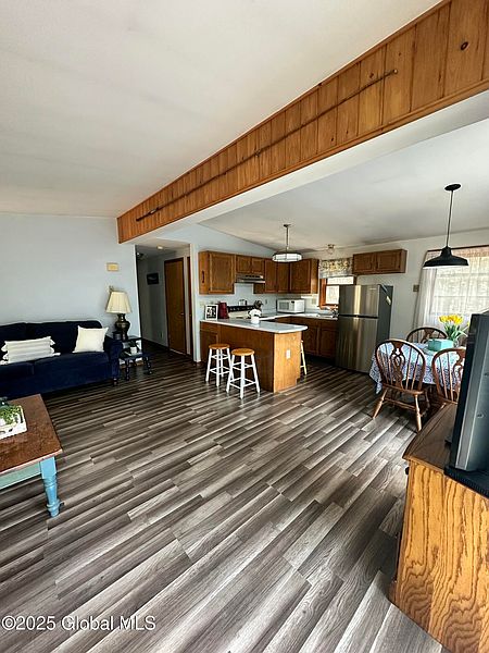 5th image of 811 New Hague Road
