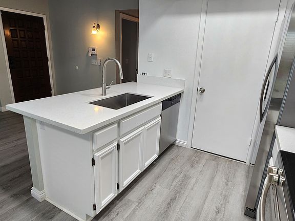 4th image of 774 E Morningside Dr