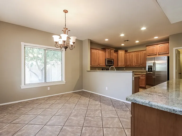 1081 E Horseshoe Dr — Photo 4