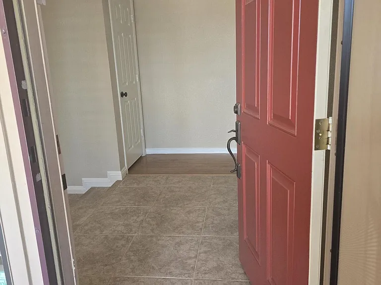 2614 E Sahuaro Dr — Photo 8