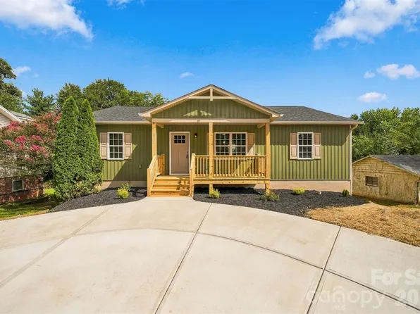 202 Rockyford St, Morganton, NC 28655