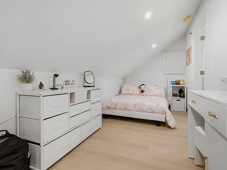 1 Hillside St #3 — Photo 7