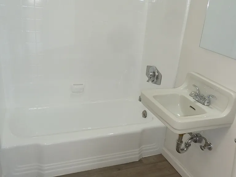 1022 2nd St #20 — Photo 10