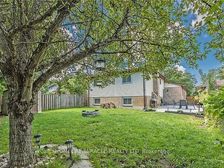 143 Grenfell Pl — Photo 24