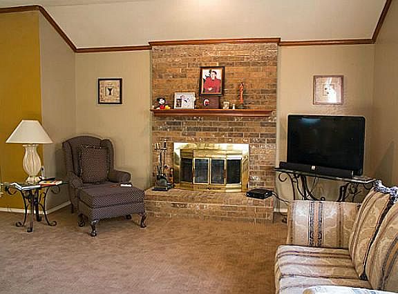 5th image of 430 Sonora Dr