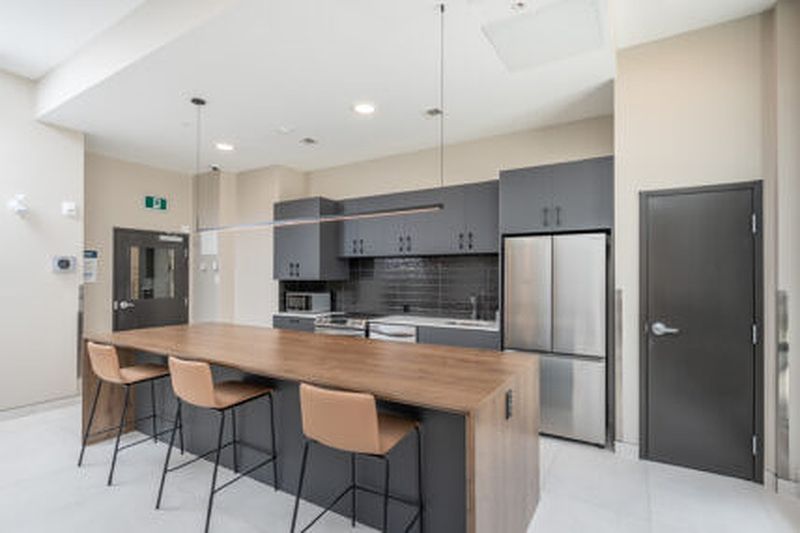 Winnipeg Apartment for rent - 3 Bedrooms — photo 17