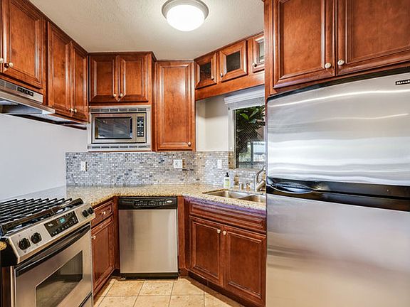 2nd image of 7509 Draper Ave Unit 206