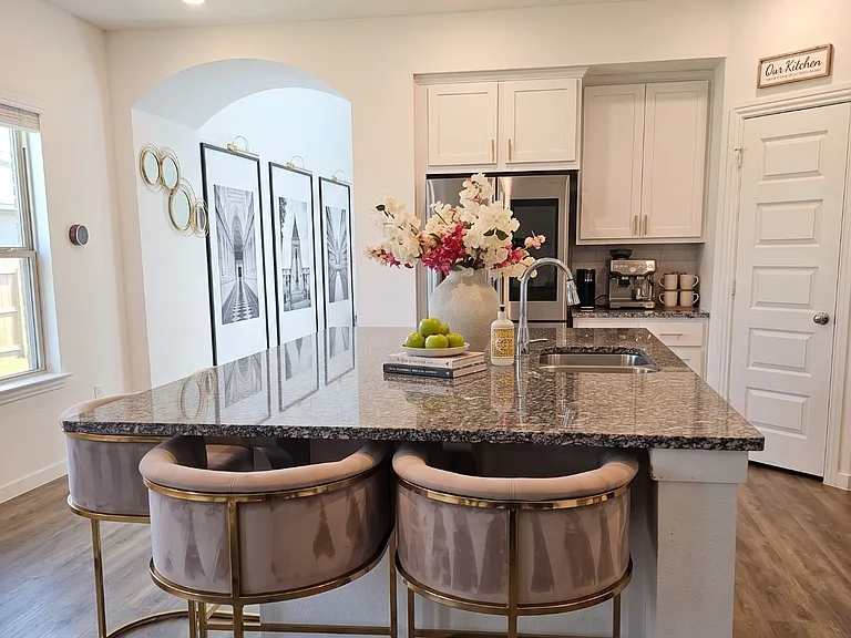 3915 Spencer Ln — Photo 13