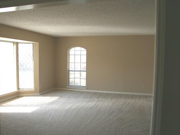 3rd image of 410 Kenway Dr