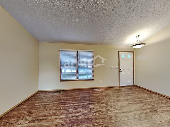 5th image of 451 Scandia St