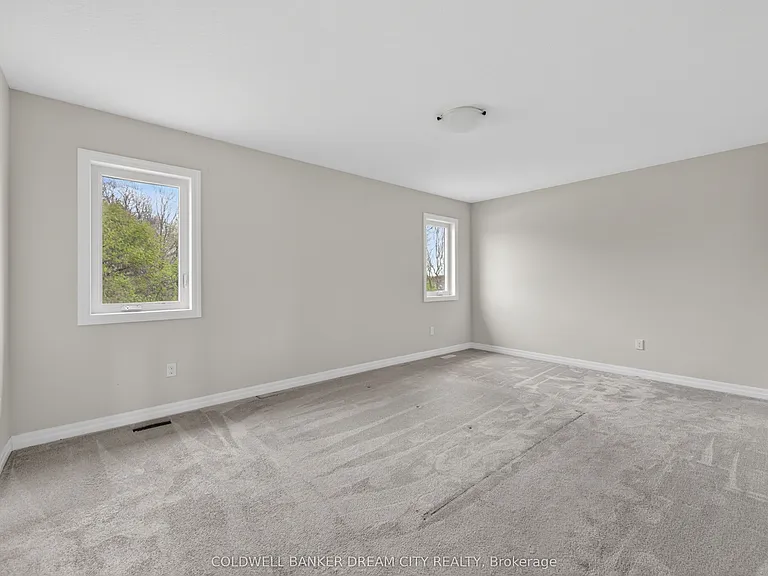 98 Livingston Dr — Photo 26
