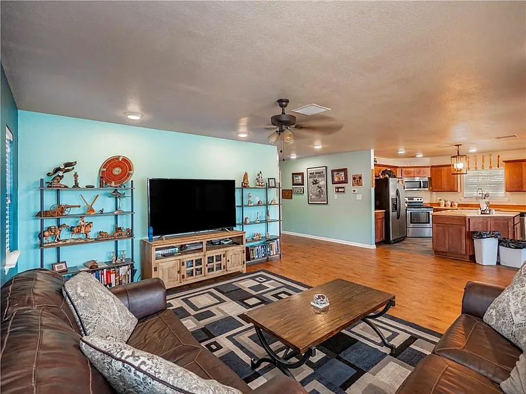 691 Tamarack Dr — Photo 11