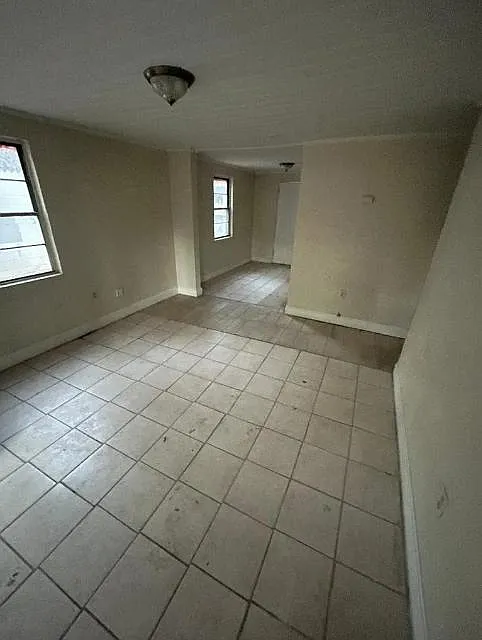 Unit A 
Livingroom/ Kitchen