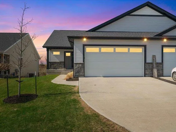 412 Dawson Dr, West Branch, IA 52358