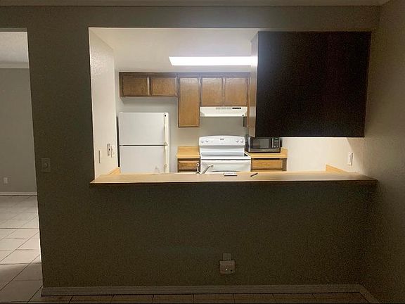 5th image of 1216 Thomas Ave #B