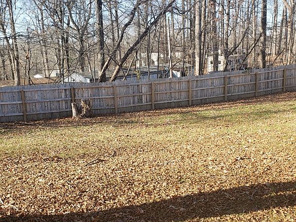 3rd image of 362 Andrew Dr
