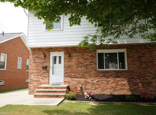 1548 Fruitland Ave, Mayfield Heights, OH 44124