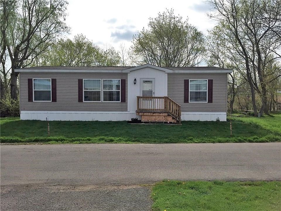 1st image of 8 Edward Ln