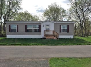 8 Edward Ln, Brockport, NY 14420