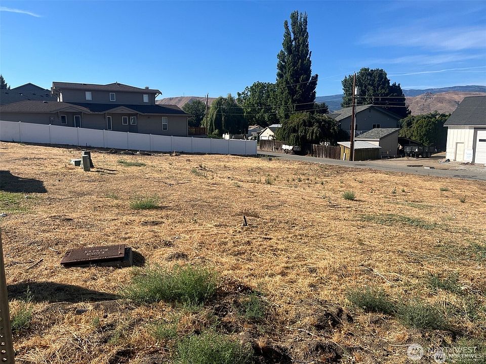 1st image of 1084 Corum Circle