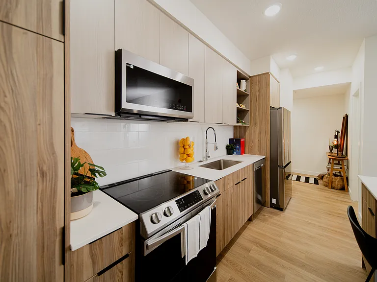 320 19th Ave SW — Photo 10