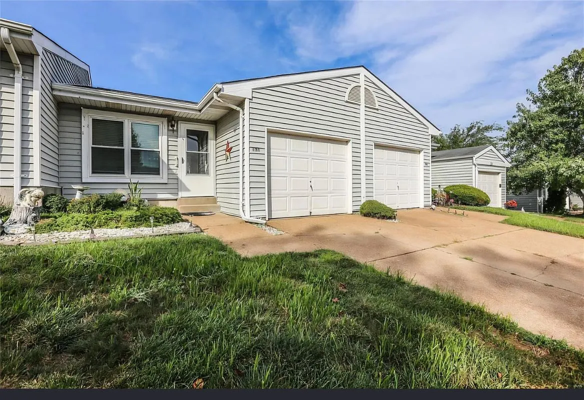 2 bed, 2.0 bath, 1608 sqft, $1,450 — Photo 1
