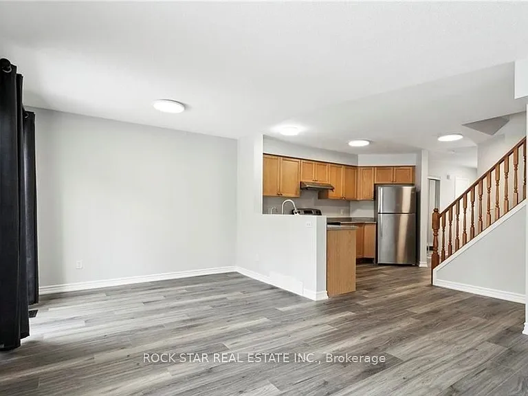 159 Henhoeffer Cres — Photo 18