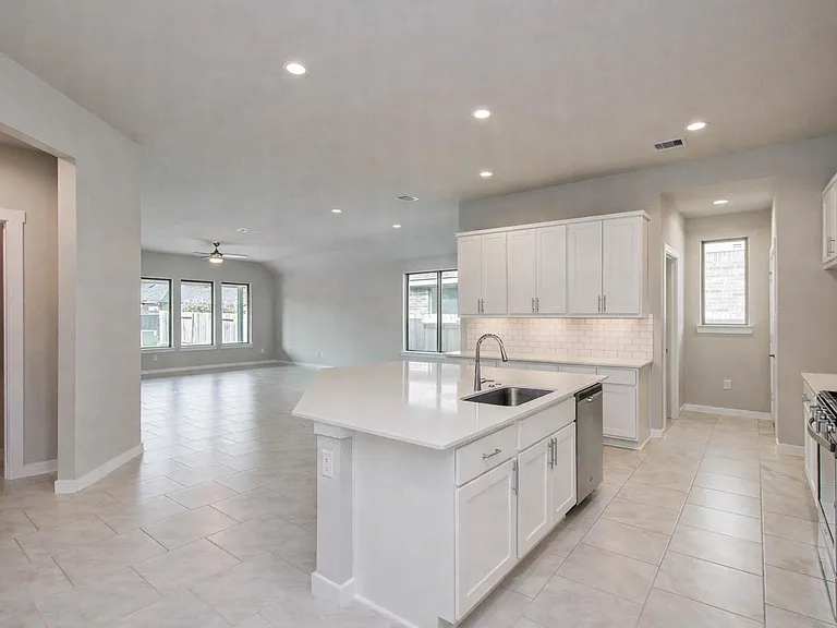 28511 Eli Eagle St — Photo 14